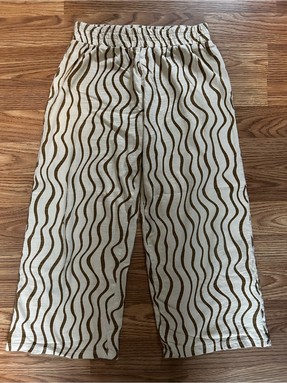 Rylee + Cru Beige Pants with Olive Wave Print